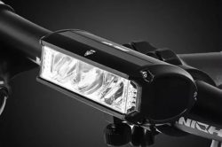 ESLNF Vodotesné predné svetlo na bicykel 1200LM (vr Aku) 1DJ6704