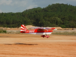 Decathlon scale 40% (3 810 mm) 100cc (červeno/bílá)