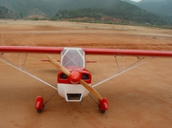 Decathlon scale 40% (3 810 mm) 100cc (červeno/bílá)