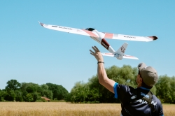 KAVAN Alpha V2 1500mm RTF - červená