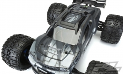 BRUTE čirá karoserie, bílá, předříznutá pro TRX E-REVO 2.0